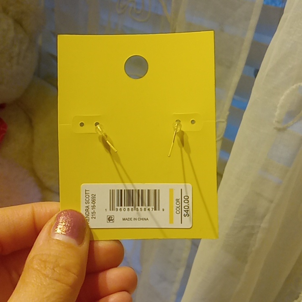 Kendra scott shell earrings - Picture 4 of 4